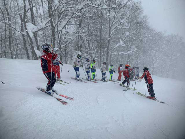 Akakura Ski School